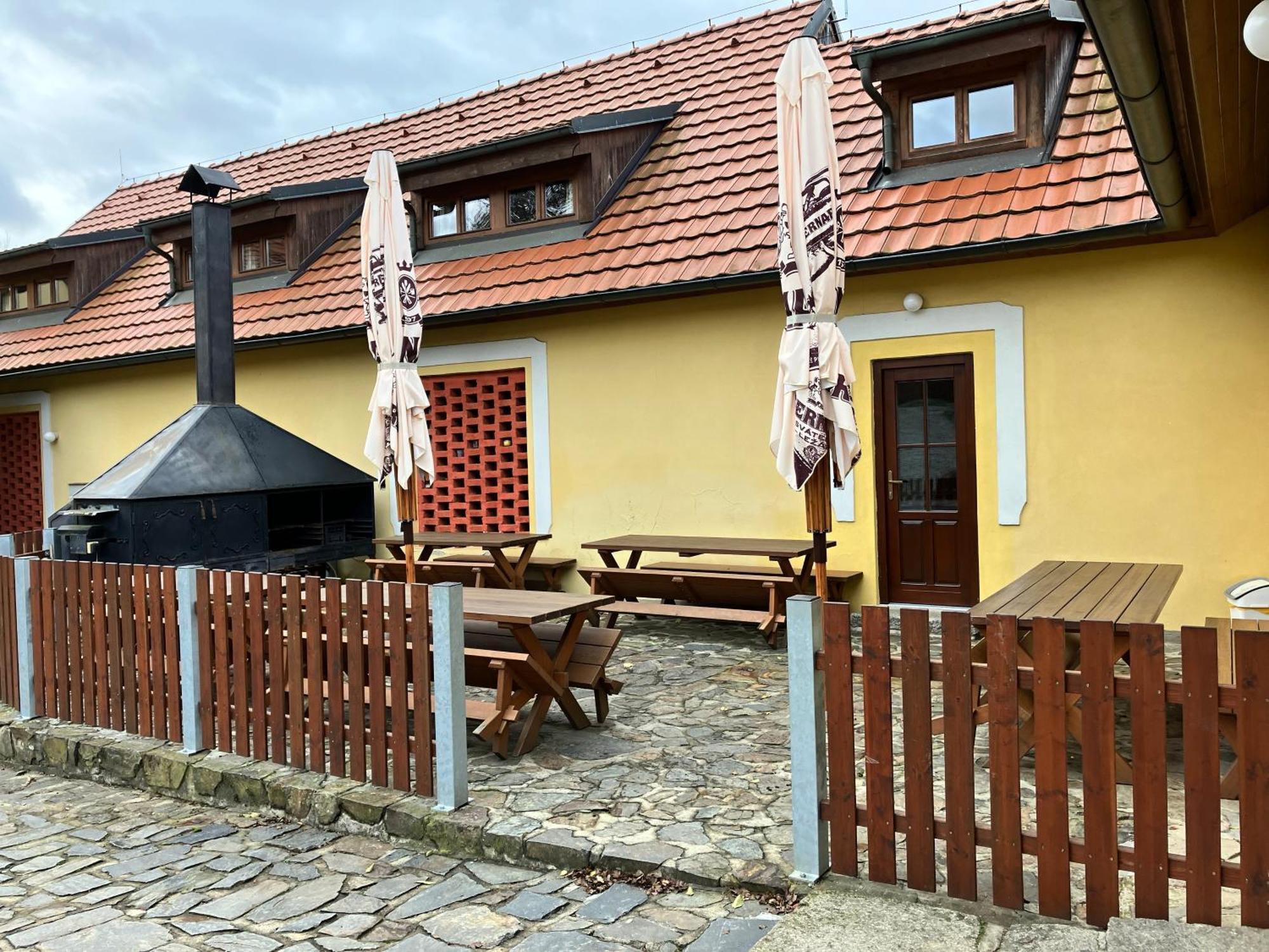 Mlyn Kamenice Klucenice Exterior photo